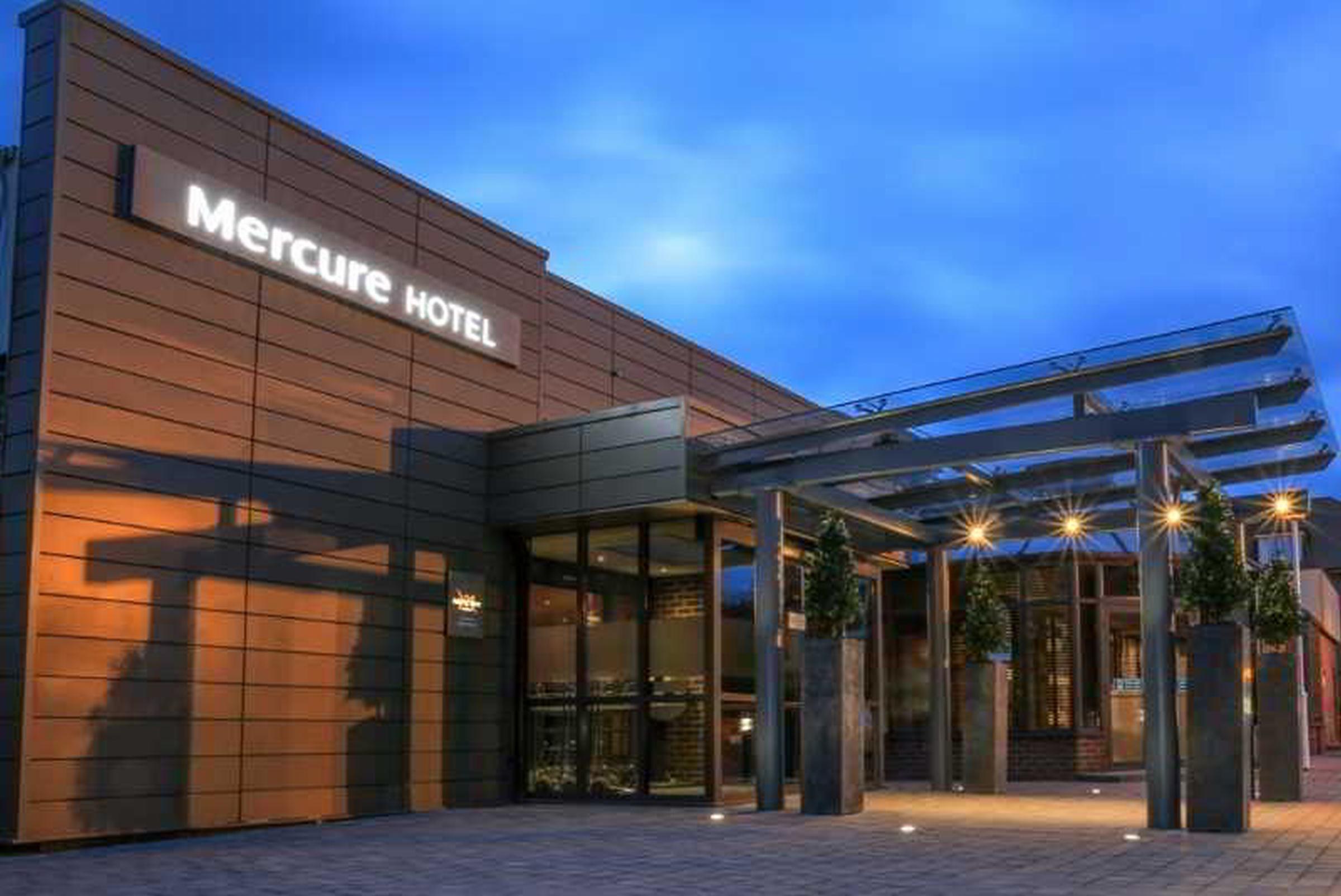 Mercure London Heathrow Airport Hillingdon Buitenkant foto