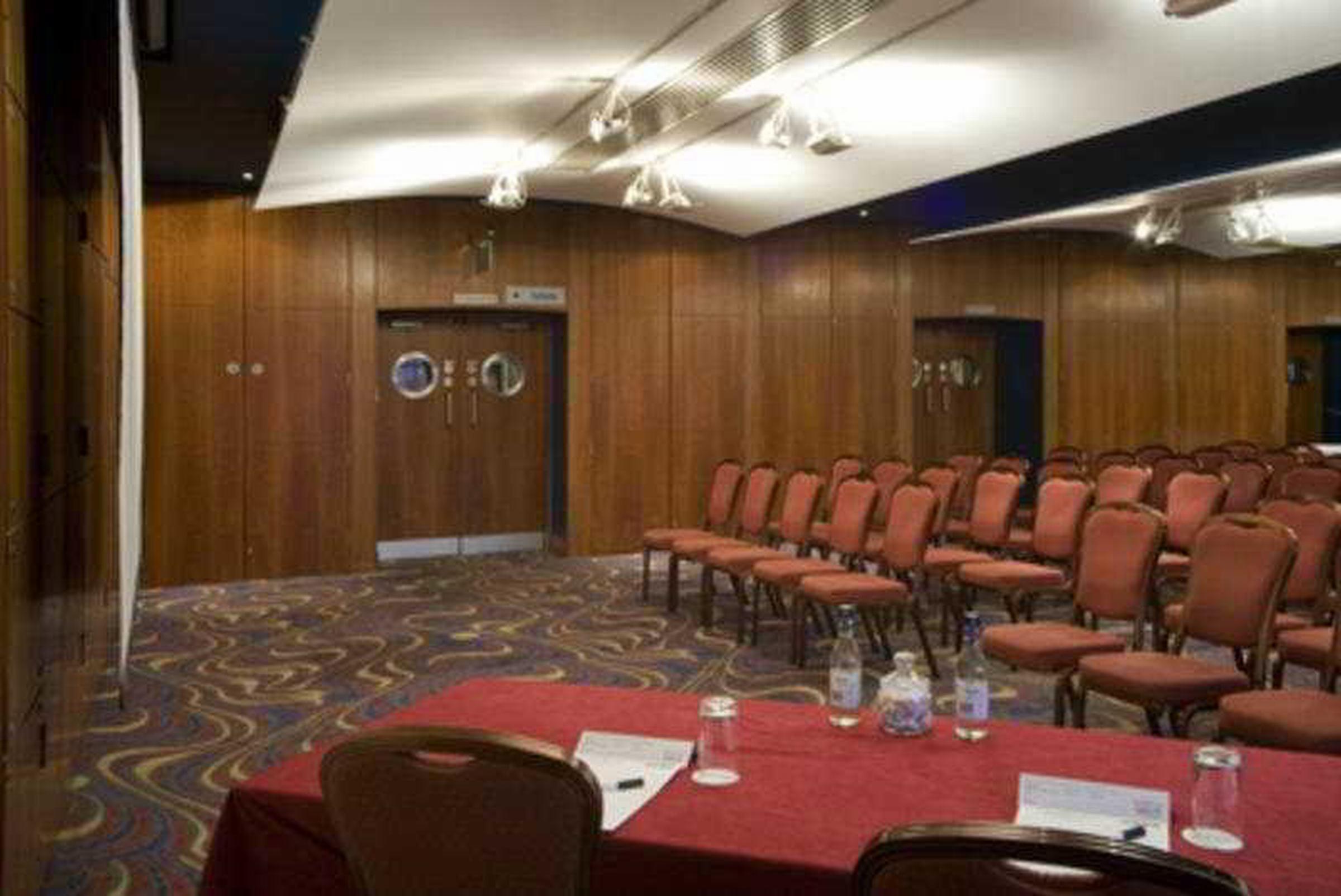 Mercure London Heathrow Airport Hillingdon Buitenkant foto